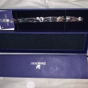 NWT Swarovski Bracelet (18 cm)